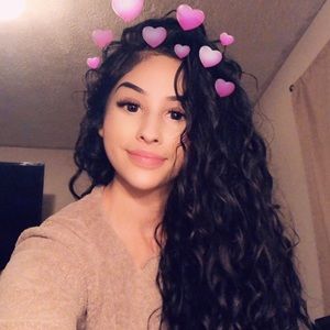 Meet your Posher, Lydia